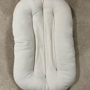 Snuggle me organic lounger GUC